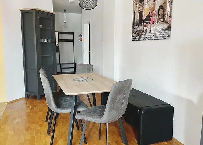 Schöne 2 Am Zentrum Von * Naumburg (Saale)